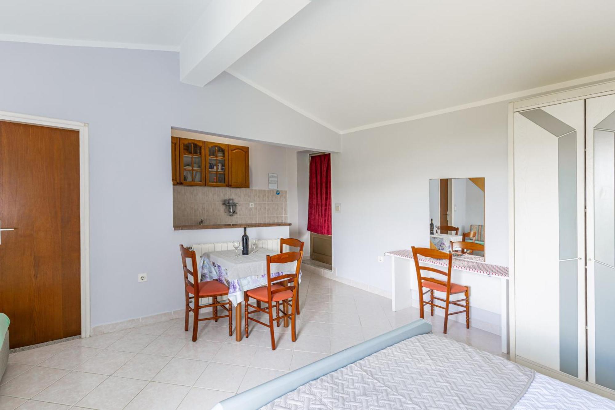 Apartments With A Parking Space Brsec, Opatija - 7796 Martina Rom bilde