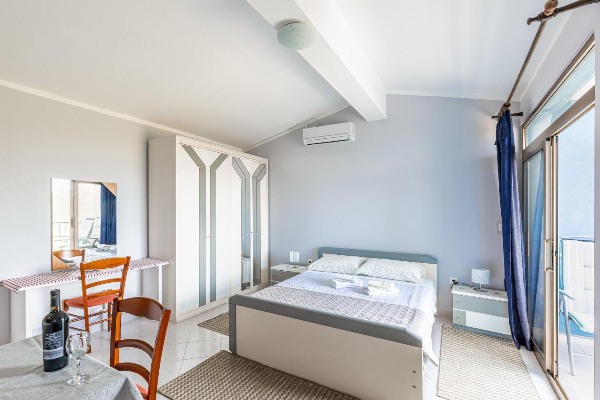 Apartments With A Parking Space Brsec, Opatija - 7796 Martina Rom bilde